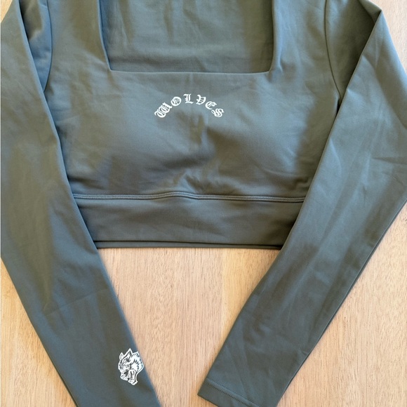 Darc Sport Tops - Dark Green Long Sleeve Crop Top